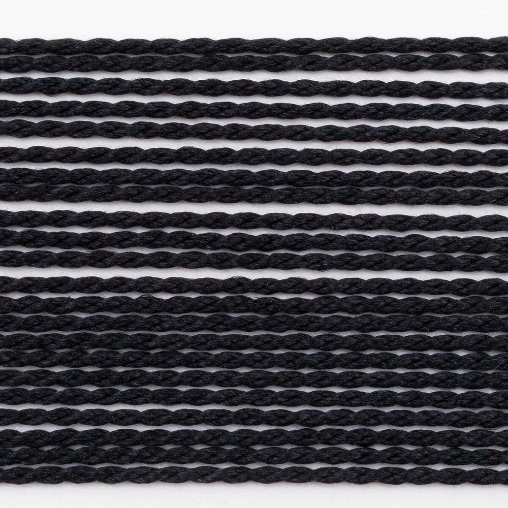 Шнур шелковый 0.6 мм / 2 метра, с иглой, Астра, черный