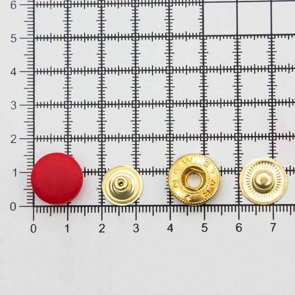 Кнопка Альфа (S-образная) ⌀15.0 мм, ≈72 шт, шляпка пластик + отв.части МЕТАЛЛ, 148 красный + отв.части золото, NEW STAR