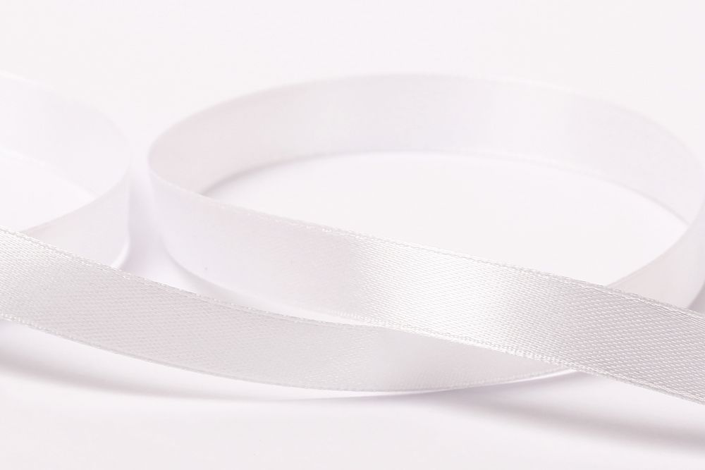 Лента атласная 1-сторонняя 12.0 мм / 33±2 метра, №001 белый, в термоплёнке, Gamma