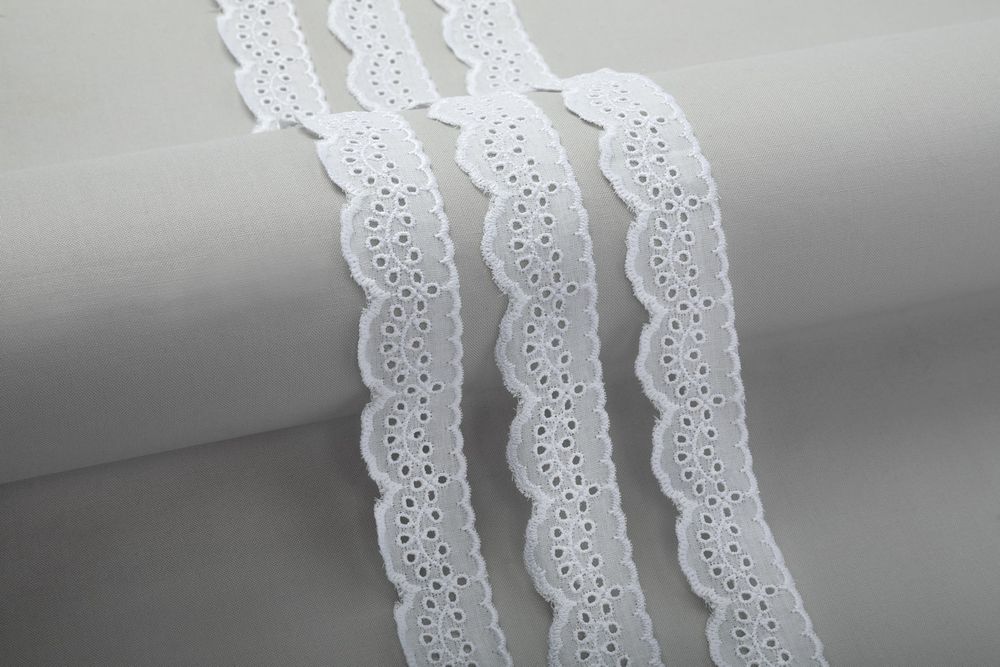 Кружево шитьё 28 мм / 10 м, белый, Gamma GYEM-2801