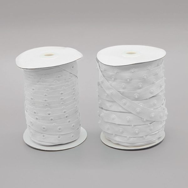 Кнопки пластиковые на тесьме (кн. ⌀ 7мм, тесьма 18 мм, шаг 1.7 см), 45.7м, цв.белый