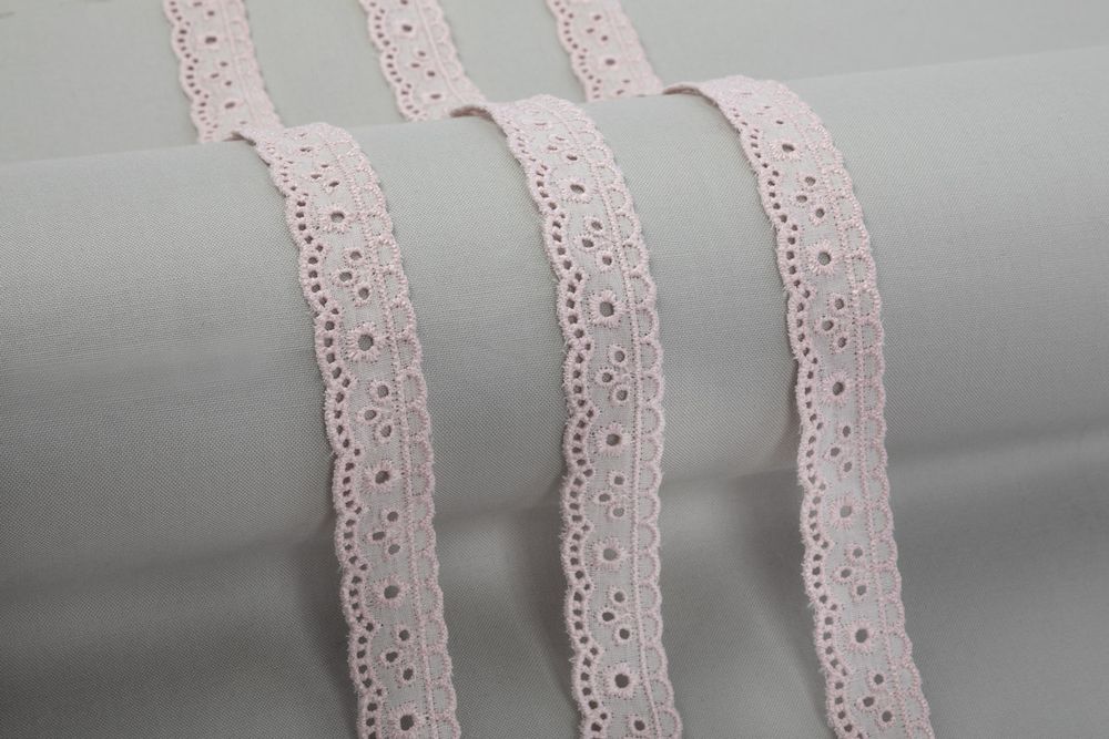 Кружево шитьё 18 мм / 10 м, св.розовый, Gamma GYEM-1801