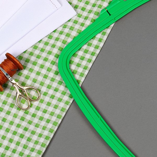 Пяльцы-рамка пластиковые 250х280 мм, Nurge NUR.170-14.5 цв.зеленый