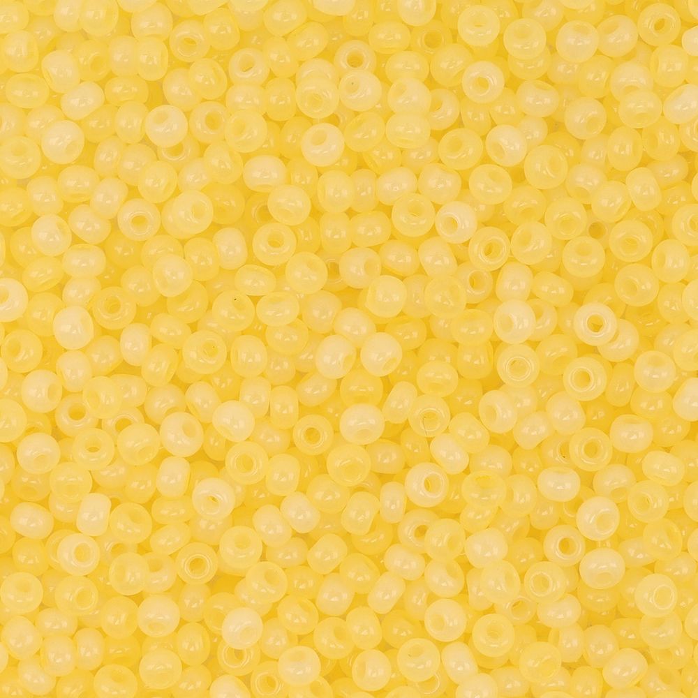 Бисер Preciosa 10/0 (2.3 мм), 500 г, эффект алебастра, круг.отв., (02281) 331-19001-10/0