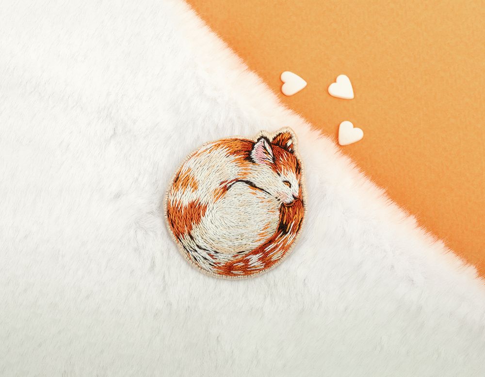 Набор для вышивания нитками Panna Живая картина JK-2322, Брошь. Спящий котик, 4.5х4.5 см