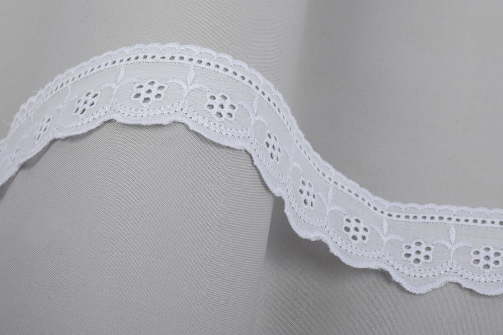 Кружево шитьё 42 мм / 10 м, белый, Gamma GYEM-4203