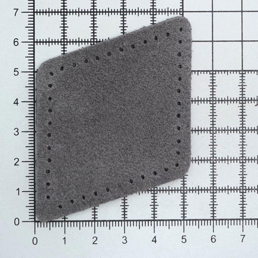 Заплатки пришивные из замши, ромб 6х8,4см с перфорацией, 2 шт, 100% кожа, 26 серый, 59115