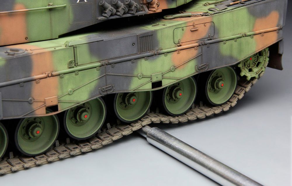 Модель сборная: танк, LEOPARD 2 A4 1/35, Meng TS-016