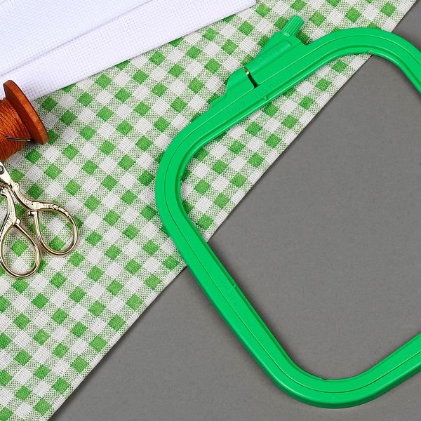 Пяльцы-рамка пластиковые 145х165 мм, Nurge NUR.170-12.5 цв.зеленый