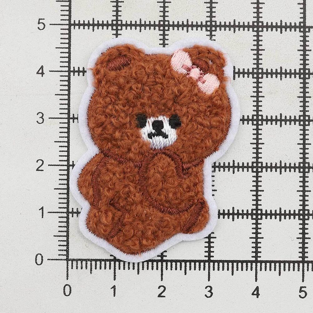 Термоаппликация Застенчивый Мишка, 4.9х3.7cm, Hobby&Pro