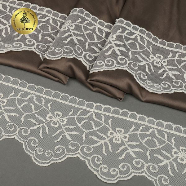 Кружево на сетке широкое 110 мм, 40485, цв.W0115 молочный уп.13.7м, Kruzhevo