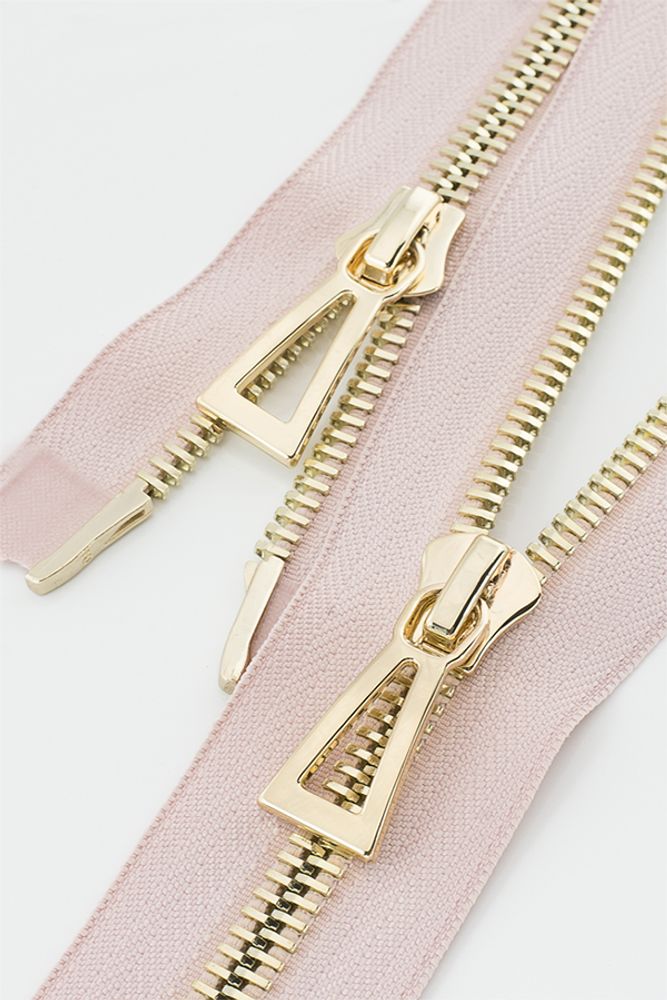 Молния металл Т10 (10 мм) 2 зам., разъем. 100 см, св.золото, цв.D274 нуд, MaxZipper Premium, 1 шт /TOS/