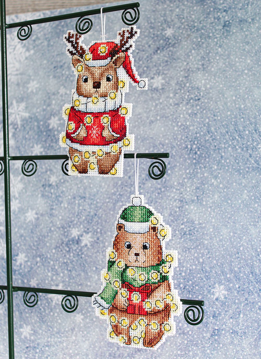 Набор для вышивания нитками МП Студия (Жар-птица), Новогодний мишка 12х8 см