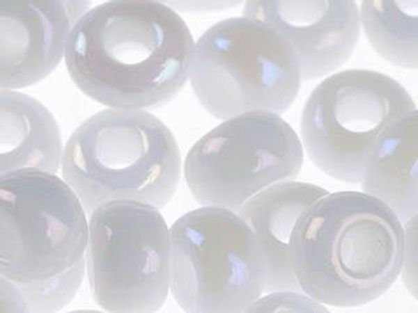 Бисер Preciosa 10/0 (2.3 мм), 1х50 г, непрозрачный с радужным покрытием, цв. 46205