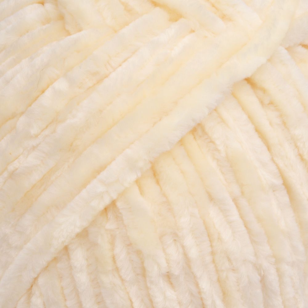 Пряжа Вязь Велюровая 120 / уп.3 мот. по 100 г, 120 м, 04 светло-бежевый