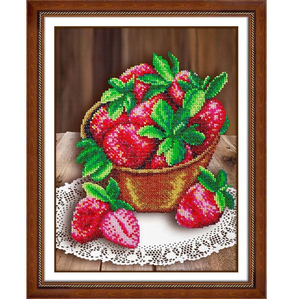Набор для вышивания бисером Паутинка, Ягодка клубничка 20х28 см, 624662