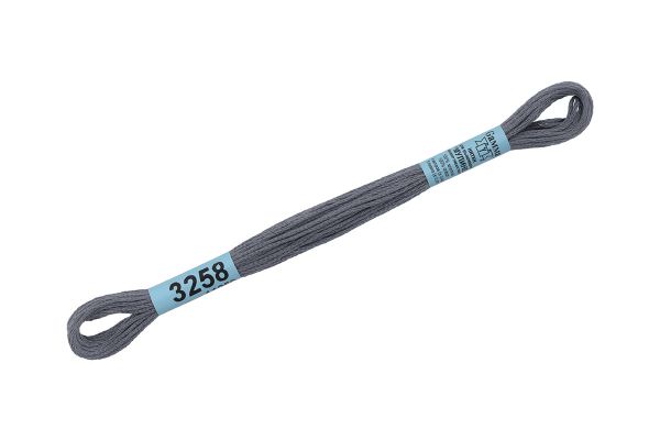 Мулине Gamma 100% хлопок, цв.3258 св.серый, 24 мотка по 8 метров