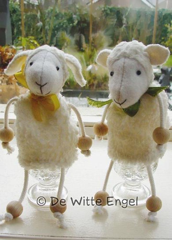 Набор для шитья вальдорфской игрушки &quot;Две овечки&quot;, De Witte Engel, A51500