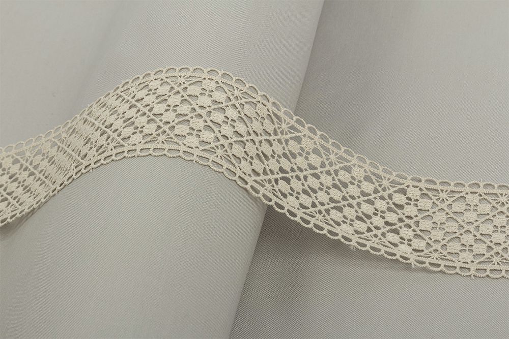 Кружево гипюр (плетёное) 57 мм / 10 м, кремовый, Gamma GGM-5701