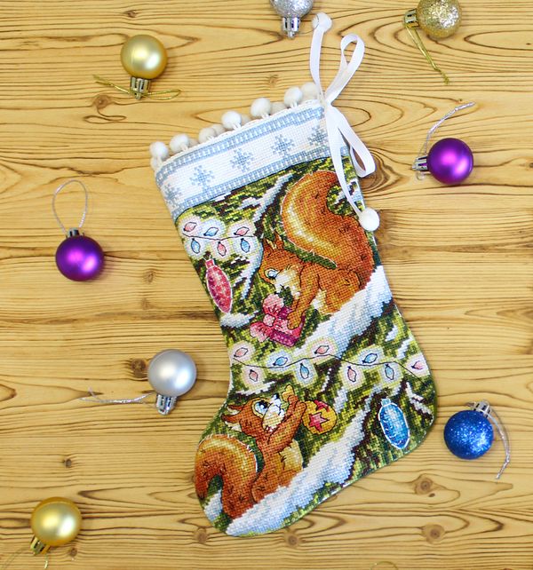 Набор для вышивания нитками МП Студия, Сюрприз для белочки, 24х16 см