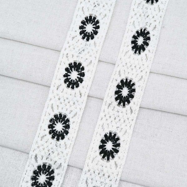 Тесьма декоративная вязаная бабушкин квадрат 35 мм / 9.14 метра, белый/черный, 129N-008b