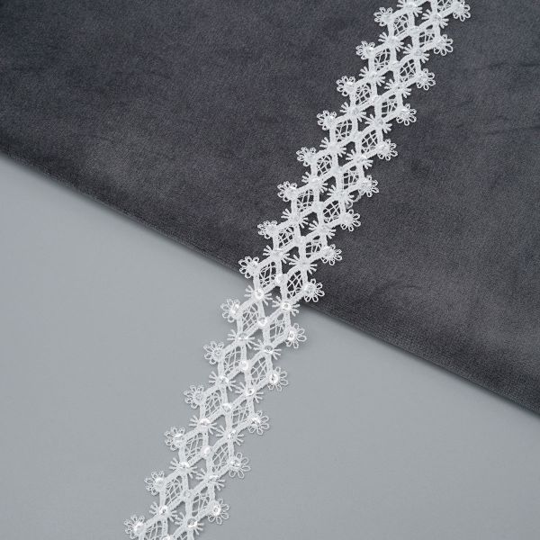 Кружево гипюр (плетёное) 30 мм, / 9.14 метра, с пайетками, белый