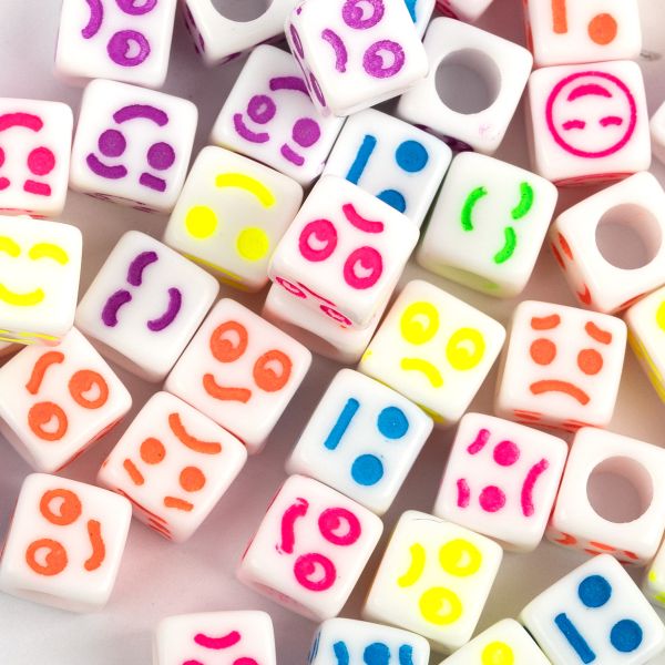 Бусины пластик ⌀6 мм, 500 шт (10х50 шт), №02 смайлики, Hobbius ABFB-01