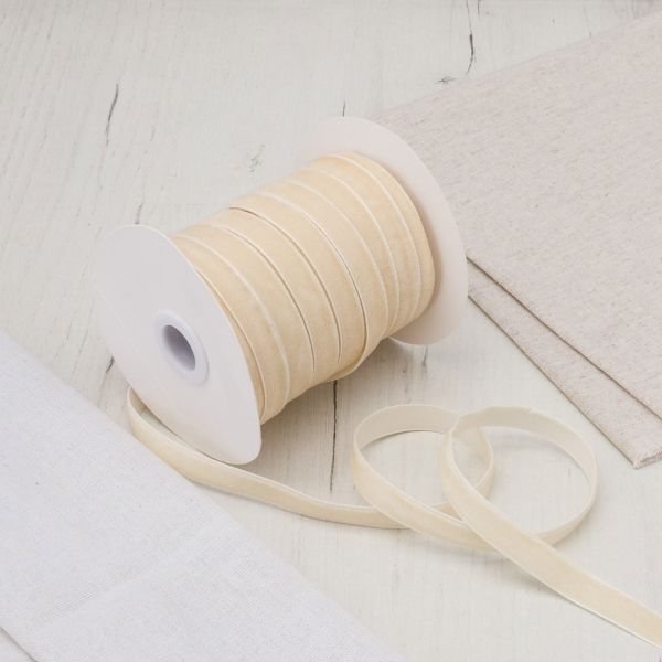 Лента бархатная (тесьма) 12.0 мм / 32.9±2 метров, 0081-1211, 28 сливочный