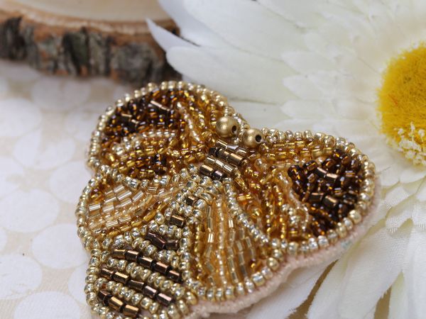 Набор для вышивания бисером Klart, Брошь. Медовая пчелка, 6х5 см