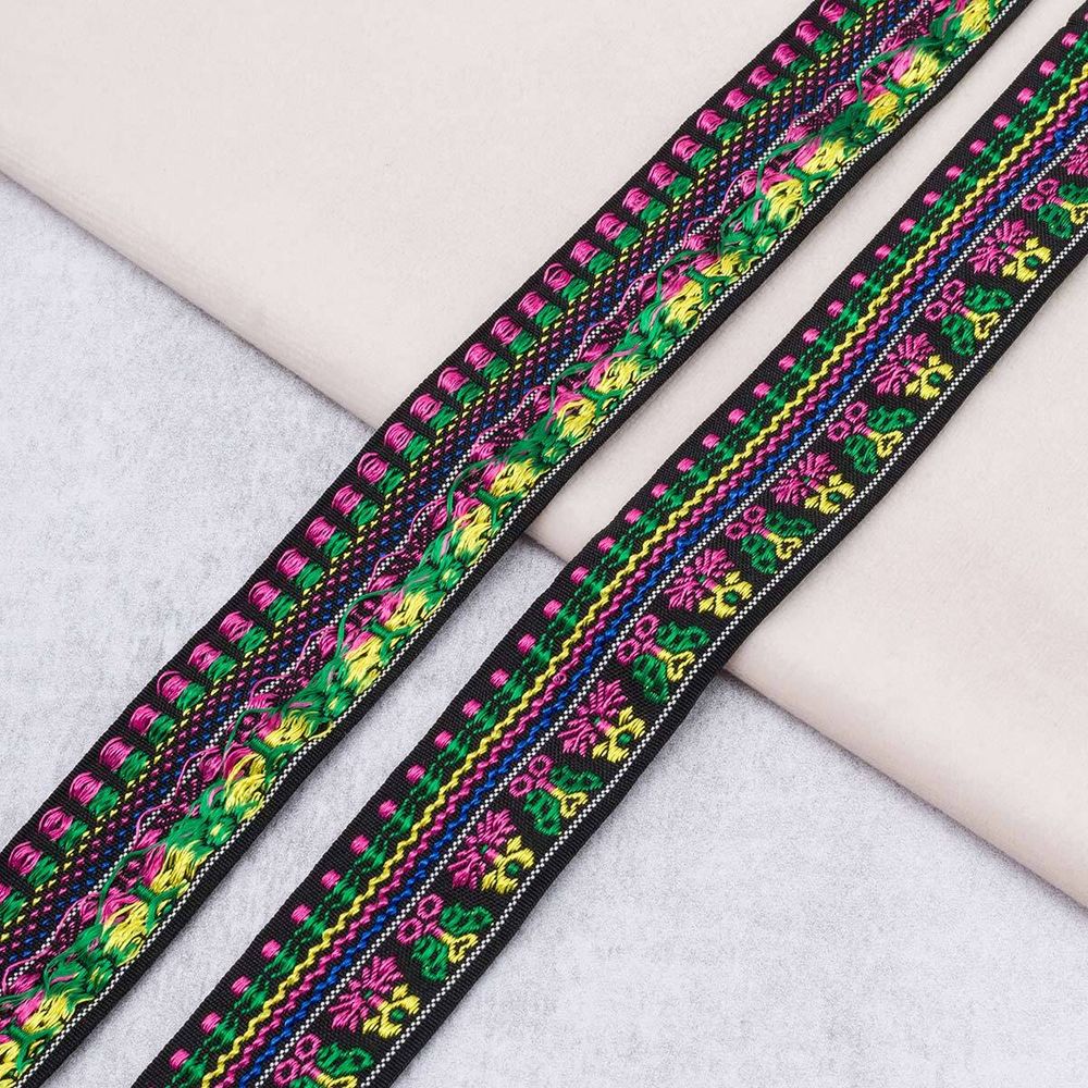 Лента (тесьма) жаккардовая 28.0 мм / 10±0.5 метров, черный/розовый, 2068