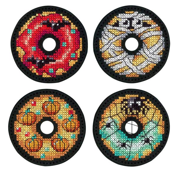 Набор для вышивания нитками МП Студия, на фетре Хэллоуинские пончики. Значки. Магниты 6х6см