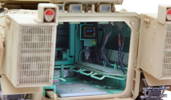 Модель сборная: боевая машина пехоты /РП/, M2A3 Bradley 1/35, Meng SS-004