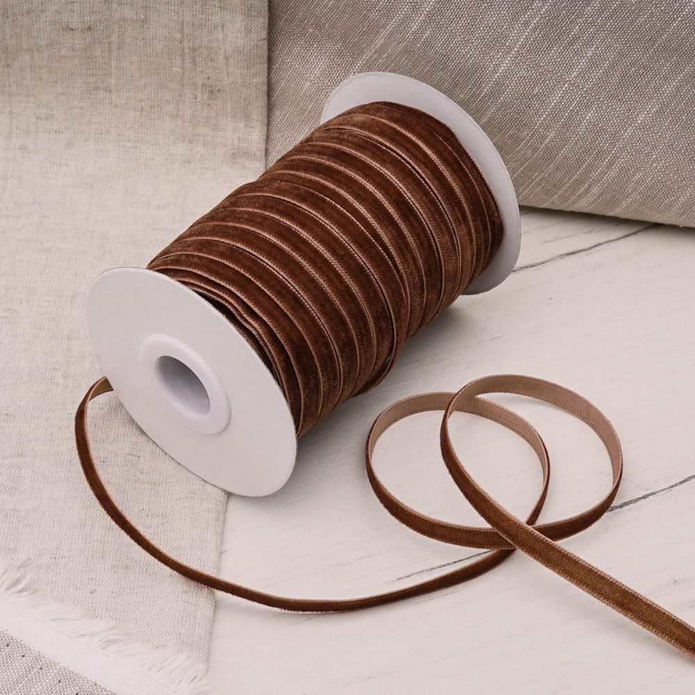 Лента бархатная (тесьма) 06.0 мм / 32.9±2 метров, 0081-0701, 208 коричневый