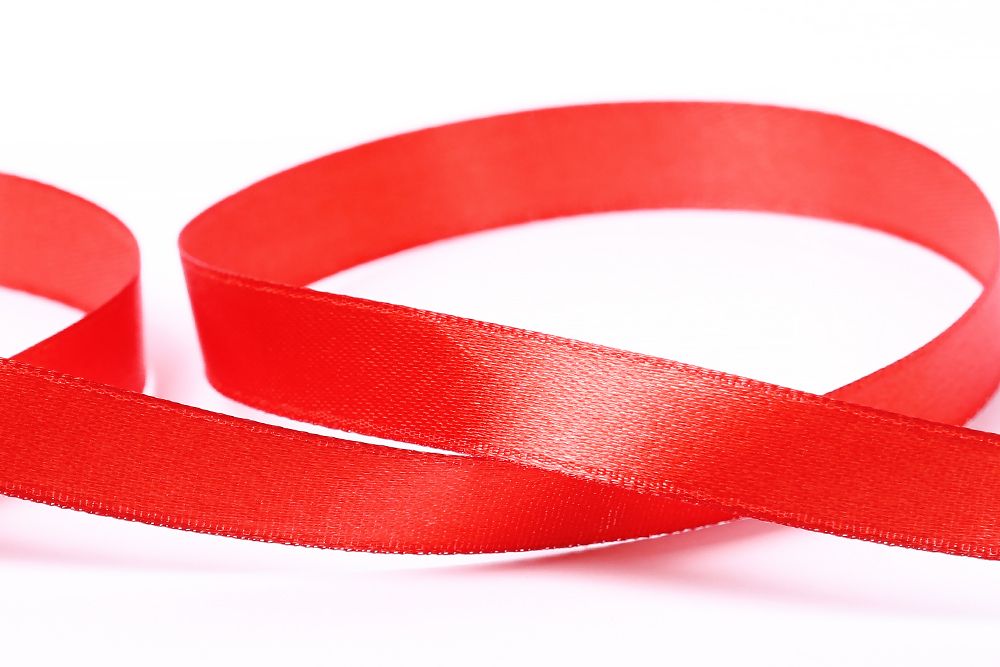 Лента атласная 1-сторонняя 12.0 мм / 33±2 метра, 104 т.красный, Gamma