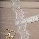 Кружево шантильи (реснички) на сетке 60 мм / 30 метров, белый, 3AR1279