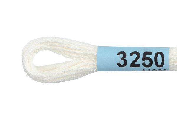 Мулине Gamma 100% хлопок, цв.3250 молочный, 24 мотка по 8 метров