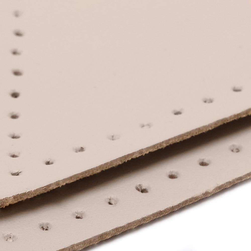 Заплатки пришивные из кожи, треугольник равнобедр., стор. 8см, с перфорацией, 2 шт, 100% кожа, 06 бежевый, 9903