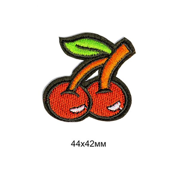 Термоаппликация вышитая Вишенка 10 шт 4,4х4,2 см