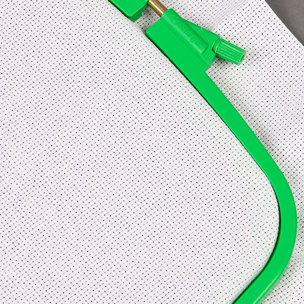 Пяльцы-рамка пластиковые 250х280 мм, Nurge NUR.170-14.5 цв.зеленый