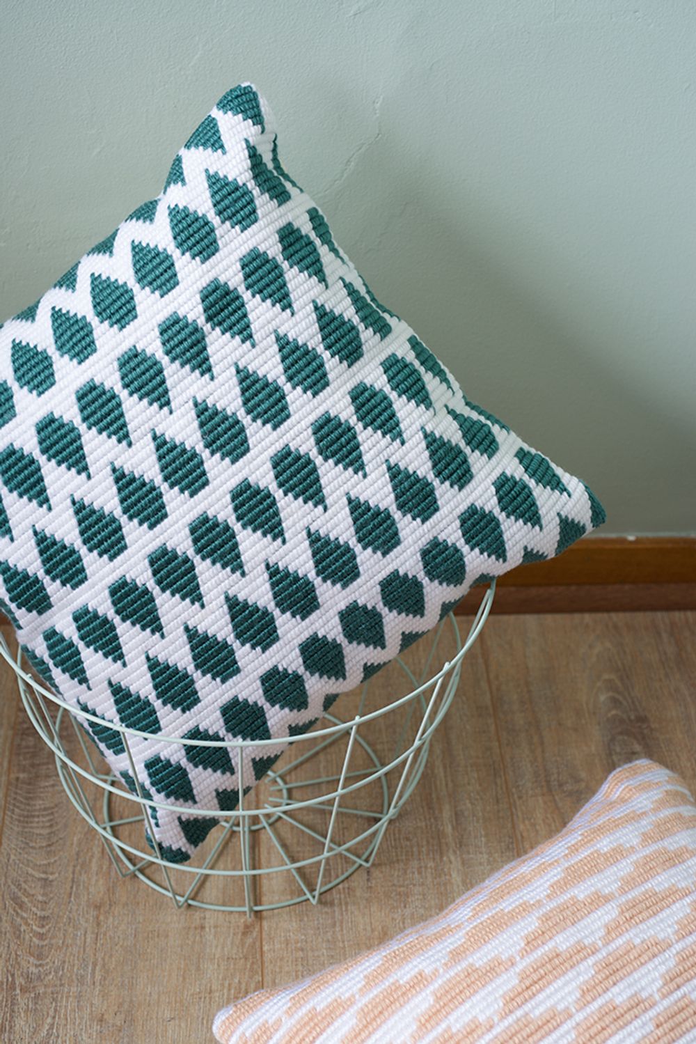 Набор для вышивания нитками Vervaco, Капли