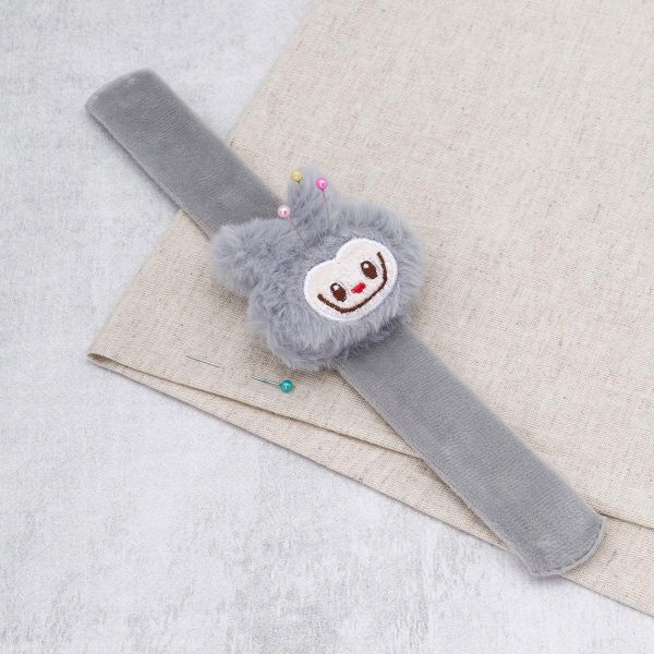 Браслет игольница монстрик серый 24 см