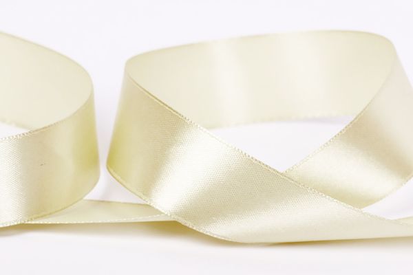 Лента атласная 1-сторонняя 25.0 мм / 33±2 метра, 009 св.желтый, Gamma