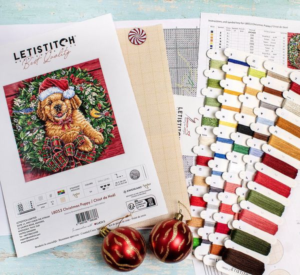 Набор для вышивания нитками LetiStitch, Рождественский щенок, 26х26 см