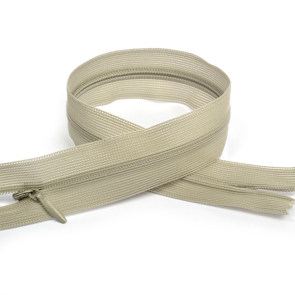 Молния потайная (скрытая) Т3 (3 мм) 1 зам., н/раз., 20 см, цв.F310 св.серый уп.50 шт Молния потайная (скрытая) Т3 (3 мм) 1 зам., н/раз., 20 см, цв.F310 св.серый уп.50 шт