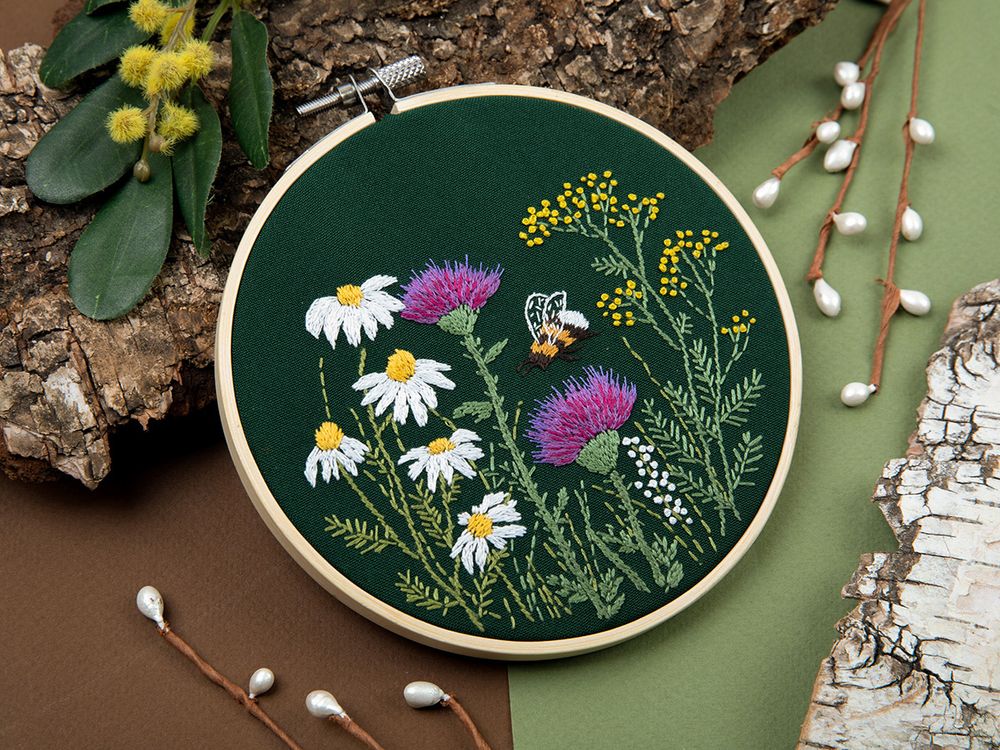 Набор для вышивания нитками Panna, Живая картина Шмель и чертополох, 13х13 см