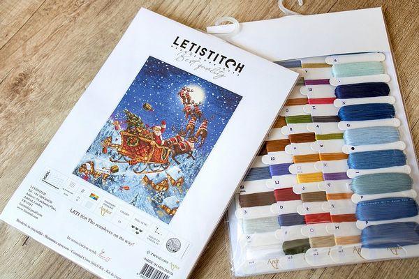 Набор для вышивания нитками LetiStitch, Санта разносит подарки 40х30 см