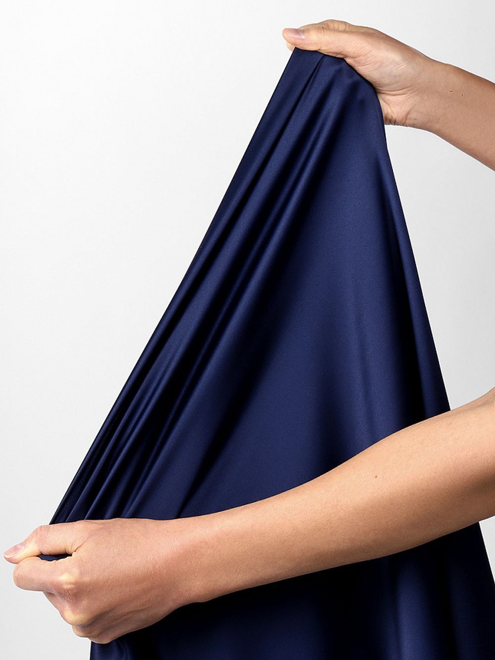 Атлас стрейч для нижнего белья 107 г/м², 125 см / 25 метров, 0180 цв.061(05) темно-синий