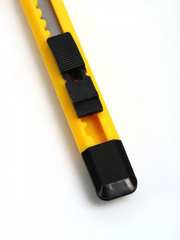 Нож канцелярский 09 мм, UN-9