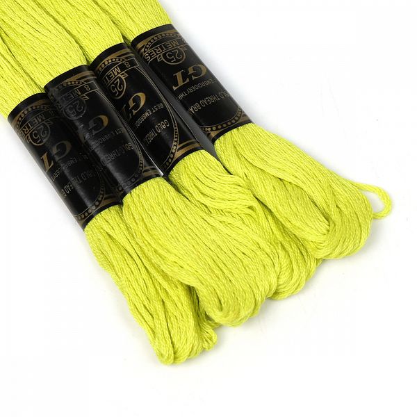 Мулине Ideal, цв.206 желто-зеленый, 24 мотка по 8 метров