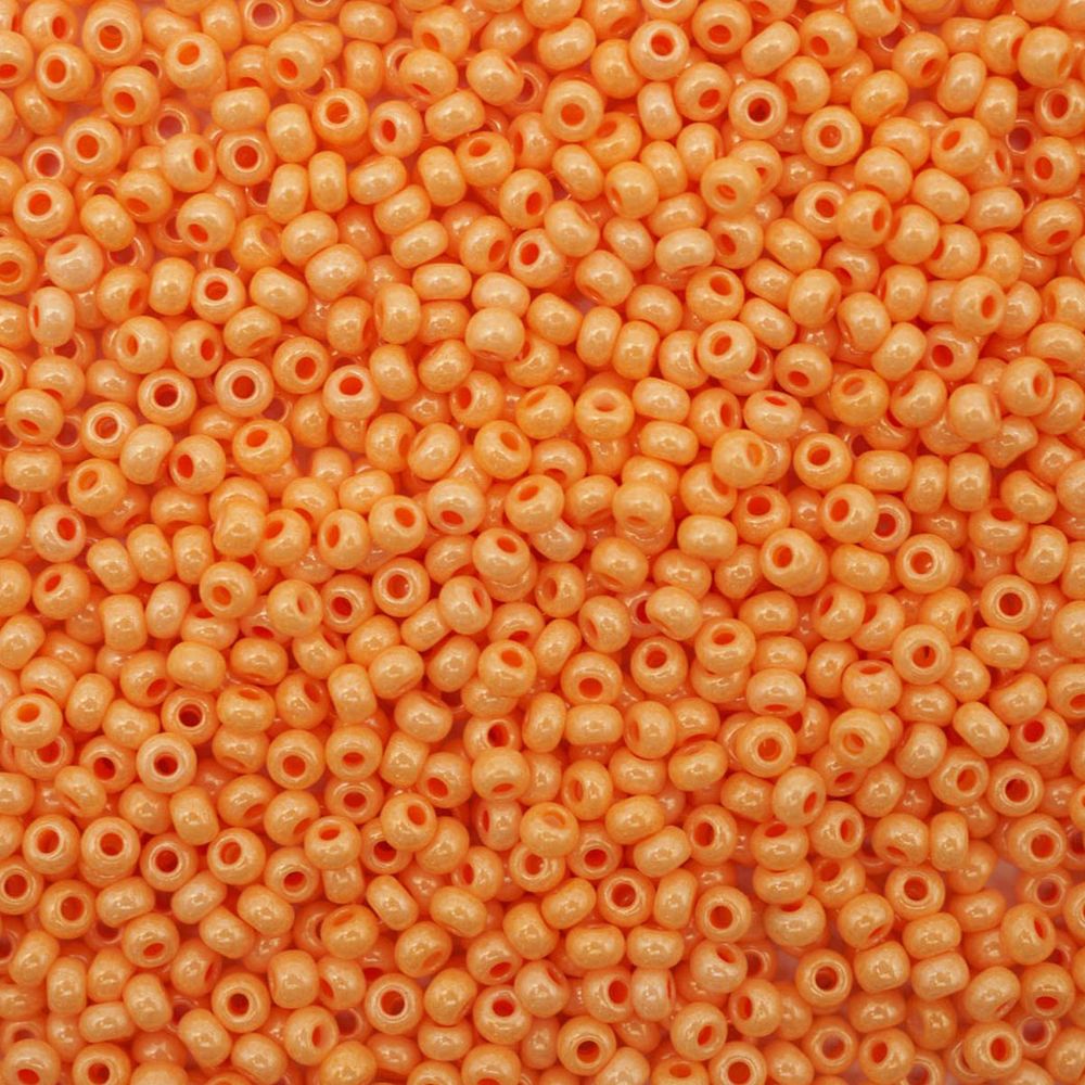 Бисер Preciosa 10/0 (2.3 мм), 500 г, мелованный, круг.отв., (16389) 331-19001-10/0